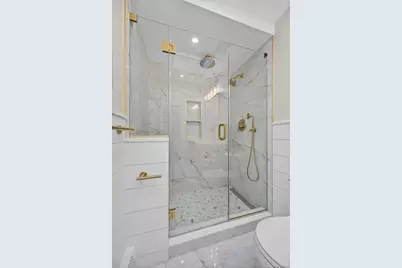 7 Claire Avenue, Huntington Station, NY 11746 - Photo 37