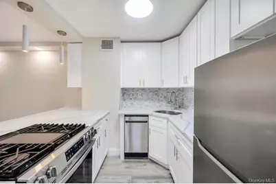 15038 Union Turnpike #12K, Kew Gardens, NY 11367 - Photo 7