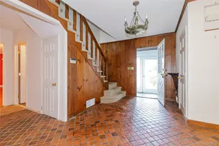 18 Lighthouse Rd, Great Neck, NY 11024 - Photo 3