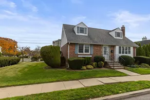 124 Kilburn Rd S, Garden City South, NY 11530 - Photo 3