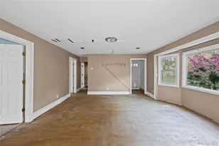 10 West St, Middle Island, NY 11953 - Photo 21