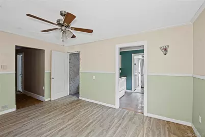 10 West Street, Middle Island, NY 11953 - Photo 9