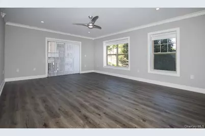 100 Glen Street #N2307, Glen Cove, NY 11542 - Photo 3