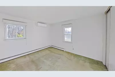 25 Hawthorne Street, Mount Sinai, NY 11766 - Photo 17