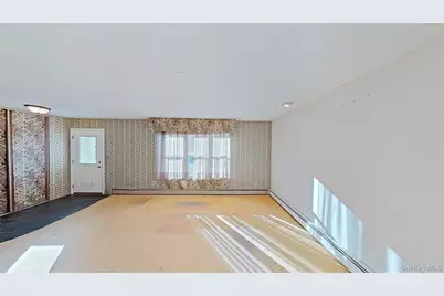 25 Hawthorne Street, Mount Sinai, NY 11766 - Photo 7