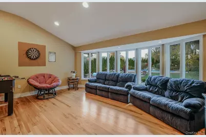 89 Walnut Street, Lake Grove, NY 11755 - Photo 15