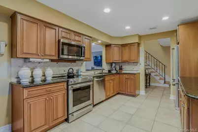 89 Walnut Street, Lake Grove, NY 11755 - Photo 11