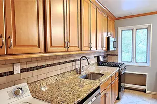 54 Lawrence Dr, White Plains, NY 10603 - Photo 9