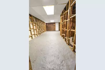 109-29 Van Wyck Expressway, Jamaica, NY 11435 - Photo 19