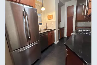 8 Barstow Road #2B, Great Neck, NY 11021 - Photo 9