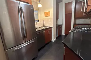 8 Barstow Rd, Great Neck, NY 11021 - Photo 9