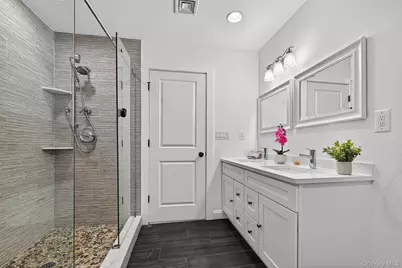 548 Mountainview Avenue, Valley Cottage, NY 10989 - Photo 25