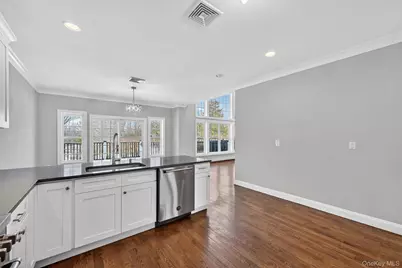 548 Mountainview Avenue, Valley Cottage, NY 10989 - Photo 17