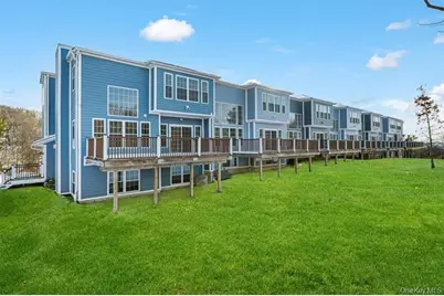 548 Mountainview Avenue, Valley Cottage, NY 10989 - Photo 41