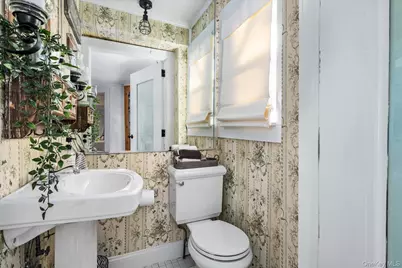 278 Fire Island Avenue, Babylon, NY 11702 - Photo 13