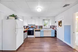 223 Cedar Ave, Patchogue, NY 11772 - Photo 11