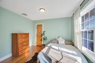 223 Cedar Ave, Patchogue, NY 11772 - Photo 17