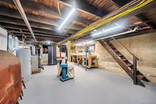 223 Cedar Ave, Patchogue, NY 11772 - Photo 23