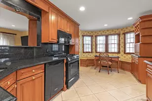 19 Dell Dr, East Rockaway, NY 11518 - Photo 9