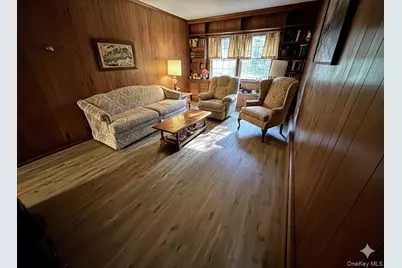 8 Rope Court, Melville, NY 11747 - Photo 9