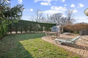 132 E Cherry St, Floral Park, NY 11001 - Photo 25