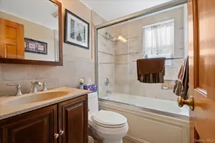 132 E Cherry St, Floral Park, NY 11001 - Photo 13