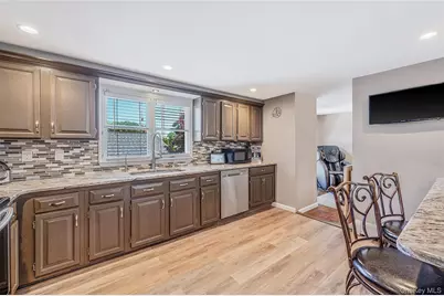 201 Oakland Avenue, Deer Park, NY 11729 - Photo 31