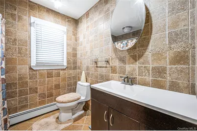 201 Oakland Avenue, Deer Park, NY 11729 - Photo 21
