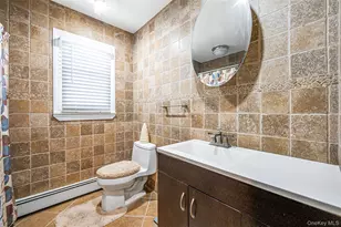201 Oakland Ave, Deer Park, NY 11729 - Photo 21
