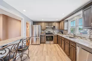 201 Oakland Ave, Deer Park, NY 11729 - Photo 29