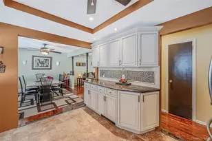 201 Oakland Ave, Deer Park, NY 11729 - Photo 13