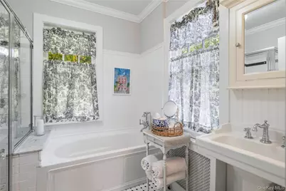 83 Sunnyside Drive, Yonkers, NY 10705 - Photo 19