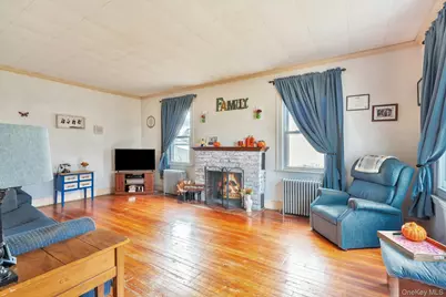 180 Thomas Street, Brentwood, NY 11717 - Photo 5