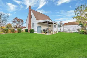 180 Thomas St, Brentwood, NY 11717 - Photo 17