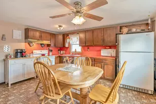 180 Thomas St, Brentwood, NY 11717 - Photo 9