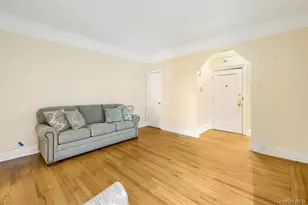 663 Locust St, Mount Vernon, NY 10552 - Photo 5