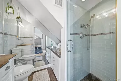 38 Bayside Place, Amityville, NY 11701 - Photo 21