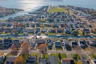 38 Bayside Pl, Amityville, NY 11701 - Photo 41