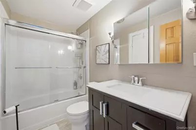 38 Bayside Place, Amityville, NY 11701 - Photo 15