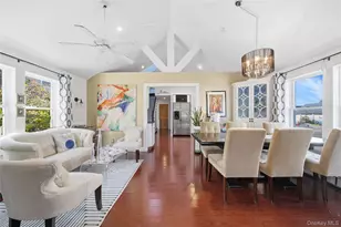 38 Bayside Pl, Amityville, NY 11701 - Photo 5