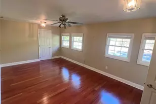 18 Chestnut Ln, Newburgh, NY 12550 - Photo 9