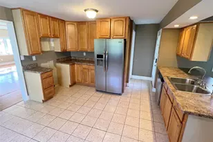 18 Chestnut Ln, Newburgh, NY 12550 - Photo 3