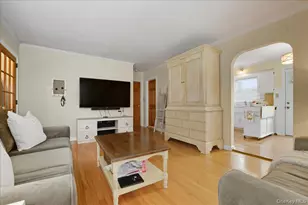 3805 Colonial Ct, Seaford, NY 11783 - Photo 7