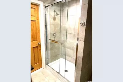 154 Kingfisher Road, Levittown, NY 11756 - Photo 17