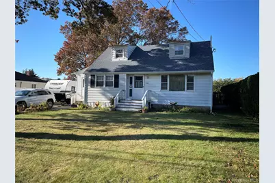 323 Grand Avenue, Lindenhurst, NY 11757 - Photo 3