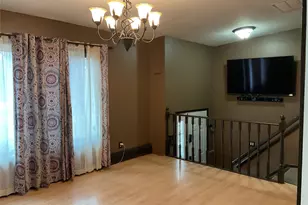 531 Boxwood Dr, Shirley, NY 11967 - Photo 3