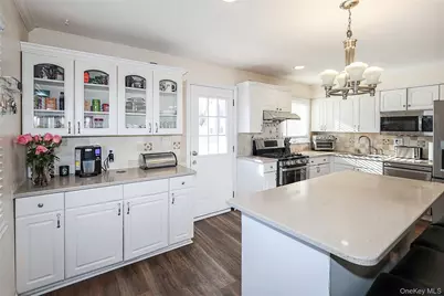 169 N 6th Street, Bethpage, NY 11714 - Photo 9