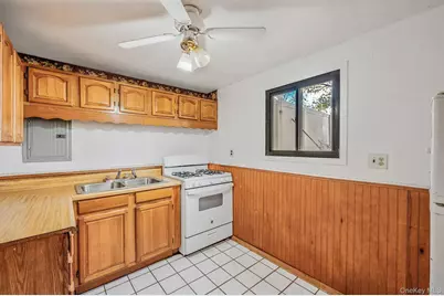 1401 Race Avenue, Medford, NY 11763 - Photo 39