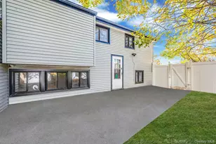 1401 Race Ave, Medford, NY 11763 - Photo 9