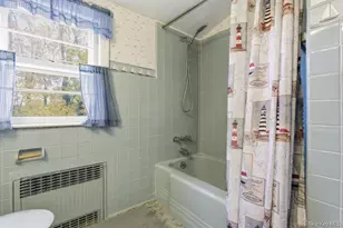 26 Paul Revere Ln, Centerport, NY 11721 - Photo 19